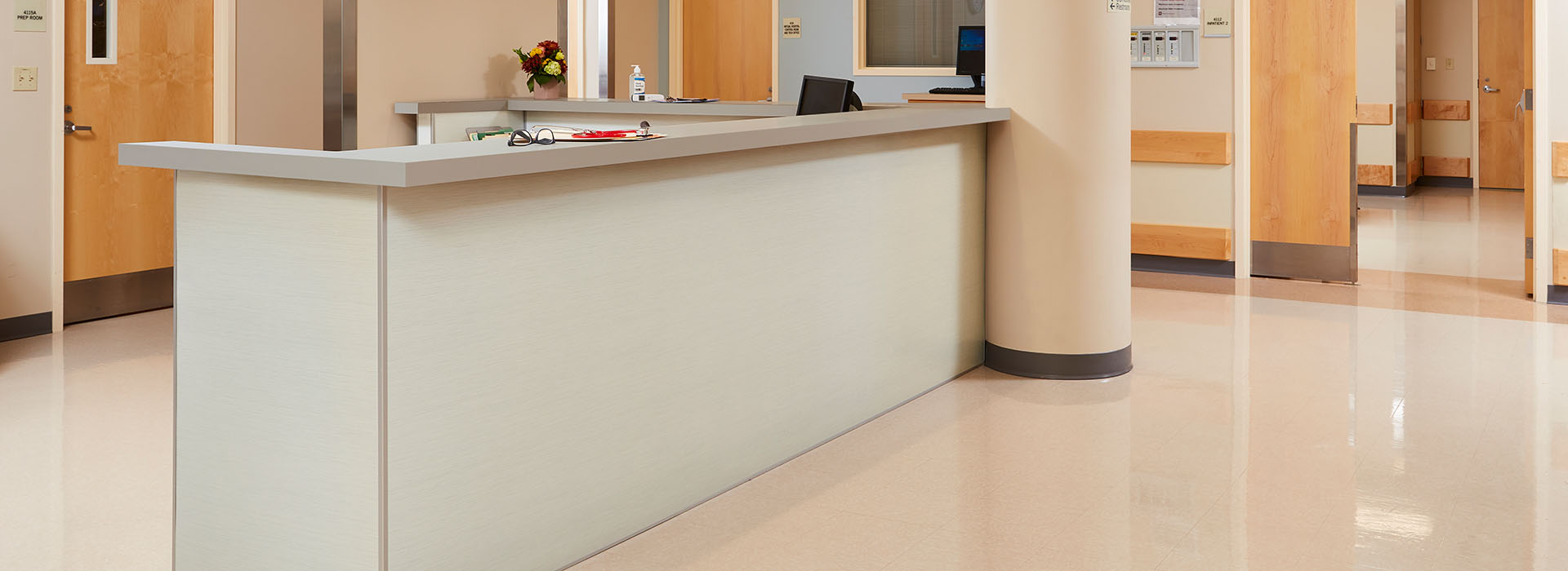 Hospital counter with whote twill