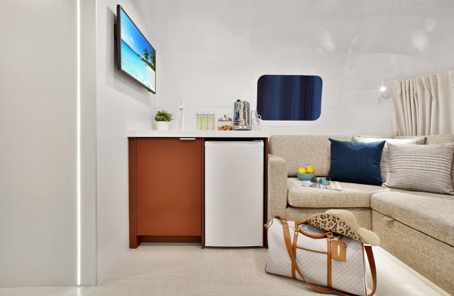 white bar countertop and terracotta bar cabinet