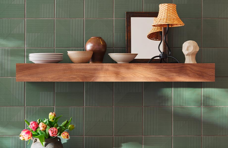 Repisa flotante con Steamed Luster Walnut