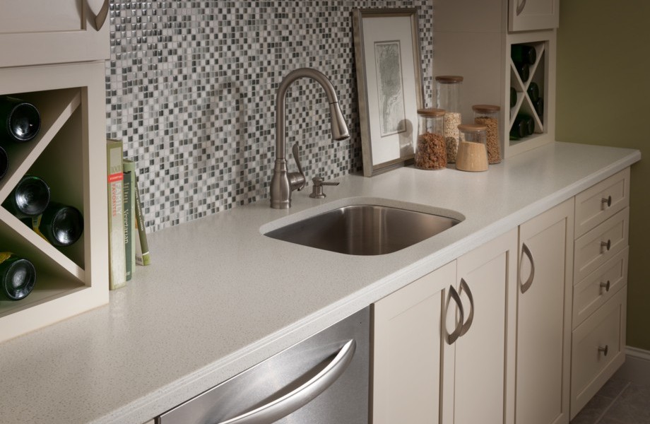 Surface Solide Everform® 758 Bianco Minéral